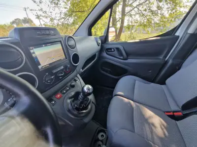 Peugeot 2016 - 9990 EUR, 180000 km - AUTO.MOTO.pt - 180000km - foto 2 de 8