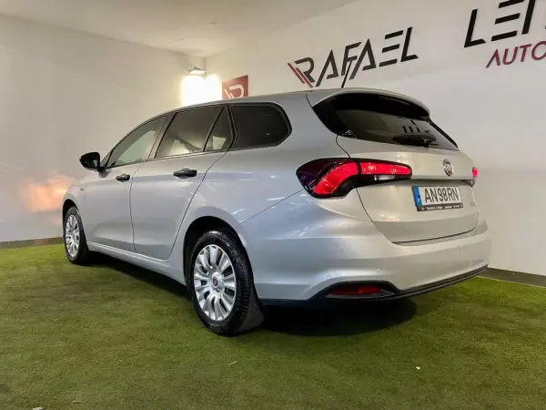 Fiat Tipo Station Wagon 2022 - 12750 EUR, 71000 km - AUTO.MOTO.pt - 71000km - foto 9 de 28