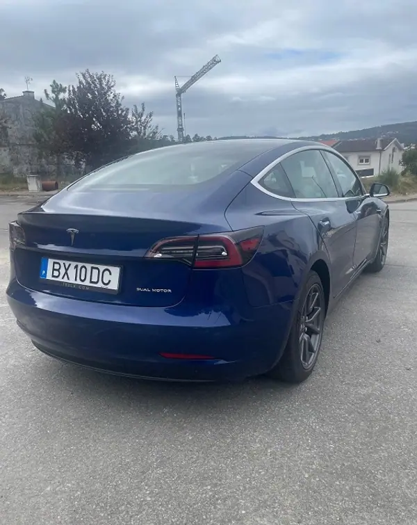 Tesla Model 3 2020 - 12400 EUR, 125999 km - AUTO.MOTO.pt - 125999km - foto 4 de 6