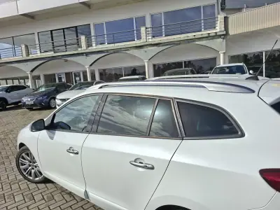 Renault Mégane Sport Tourer 2014 - 11500 EUR, 130900 km - AUTO.MOTO.pt - 130900km - foto 10 de 28