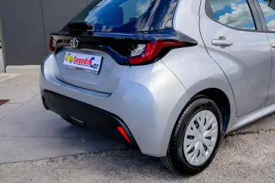 Toyota Yaris 2021 - 14990 EUR, 50250 km - AUTO.MOTO.pt - 50250km - foto 5 de 30
