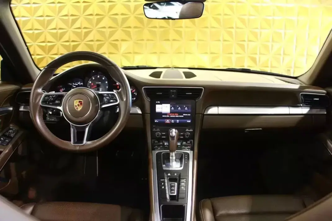 Porsche 911 2017 - 119000 EUR, 75000 km - 75000km - foto 13 de 40