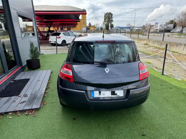 Renault Mégane 2007 - 4750 EUR, 249000 km - AUTO.MOTO.pt - 249000km - foto 4 de 13