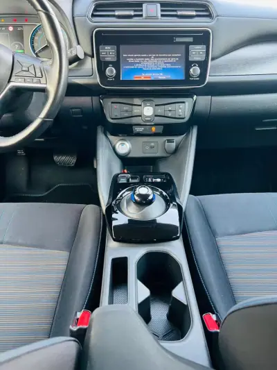 Nissan Leaf 2019 - 14750 EUR, 56425 km - AUTO.MOTO.pt - 56425km - foto 5 de 40