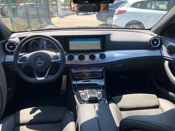 Mercedes-Benz E 220 2017 - 37750 EUR, 90500 km - AUTO.MOTO.pt - 90500km - foto 5 de 23