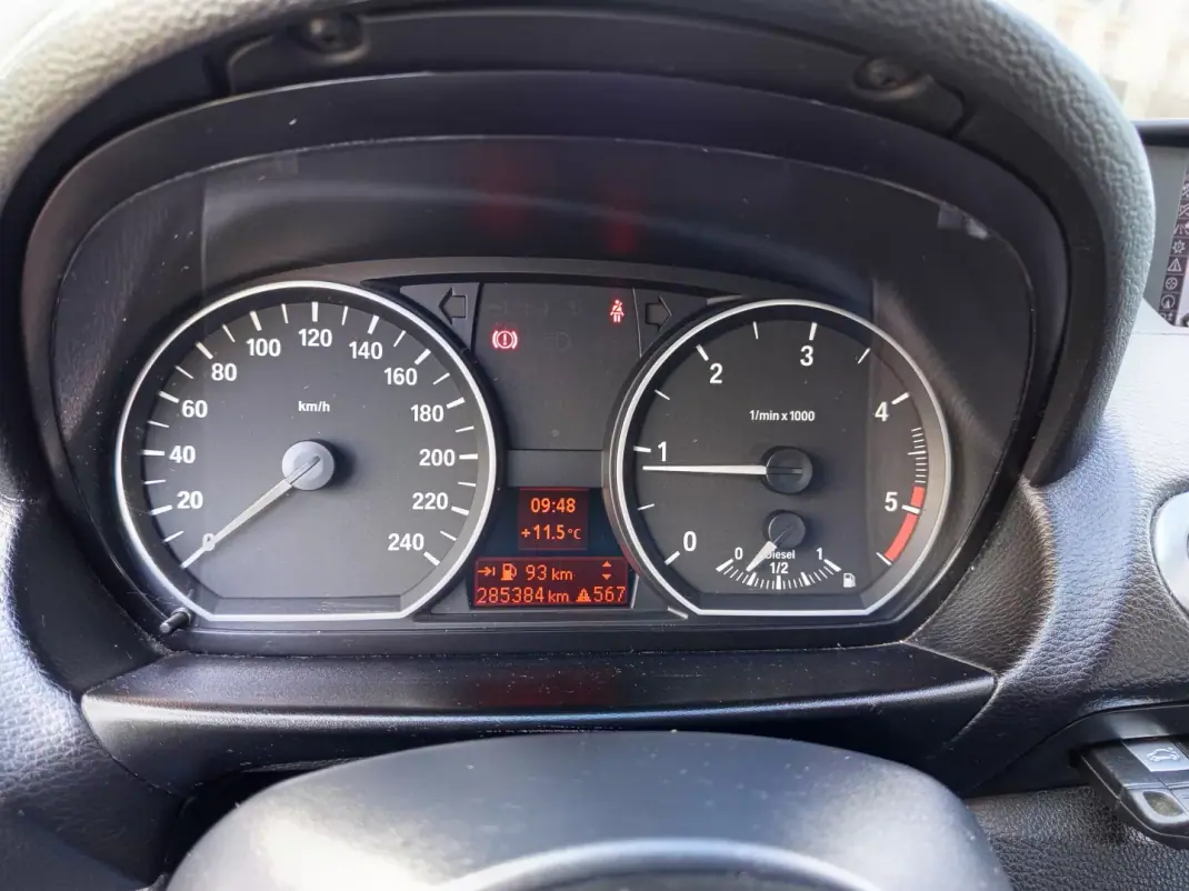 BMW 116 2009 - 5500 EUR, 285384 km - AUTO.MOTO.pt - 285384km - foto 11 de 11
