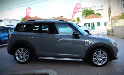 MINI Countryman 2019 - 16990 EUR, 155000 km - AUTO.MOTO.pt - 155000km - foto 4 de 33