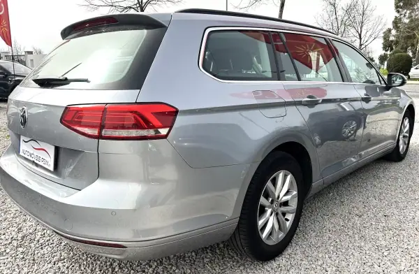 Volkswagen Passat Variant 2018 - 17900 EUR, 143500 km - AUTO.MOTO.pt - 143500km - foto 4 de 20