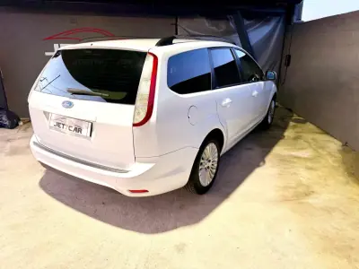 Ford Focus SW 2010 - 7490 EUR, 253040 km - AUTO.MOTO.pt - 253040km - foto 4 de 13