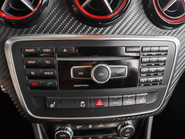 Mercedes-Benz A 45 AMG 2013 - 31500 EUR, 112700 km - AUTO.MOTO.pt - 112700km - foto 29 de 40