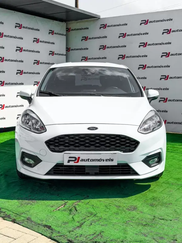 Ford Fiesta 2018 - 12500 EUR, 99424 km - AUTO.MOTO.pt - 99424km - foto 7 de 25