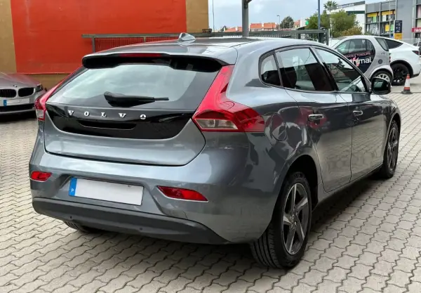 Volvo V40 2018 - 16850 EUR, 87000 km - AUTO.MOTO.pt - 87000km - foto 4 de 16