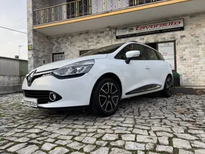 Renault Clio Sport Tourer 2015 - 8750 EUR, 190000 km - AUTO.MOTO.pt - 190000km - foto 21 de 35