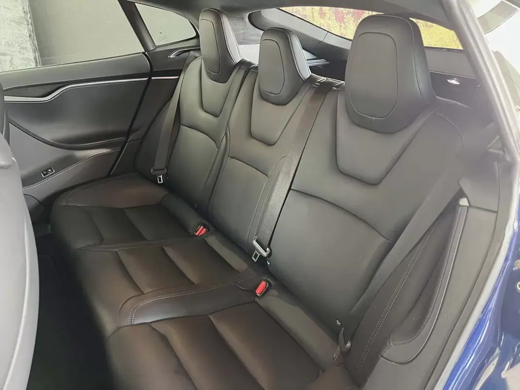 Tesla Model S 2020 - 46800 EUR, 44110 km - 44110km - foto 24 de 25