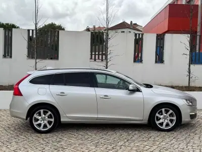 Volvo V60 2014 - 12950 EUR, 130000 km - 130000km - foto 8 de 27
