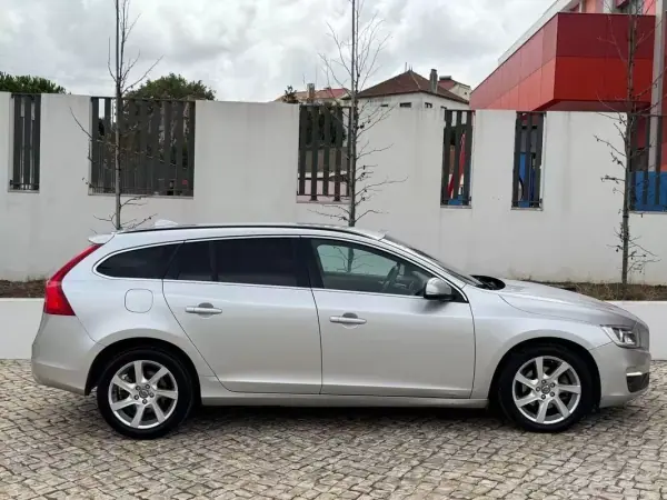Volvo V60 2014 - 12950 EUR, 130000 km - 130000km - foto 8 de 27