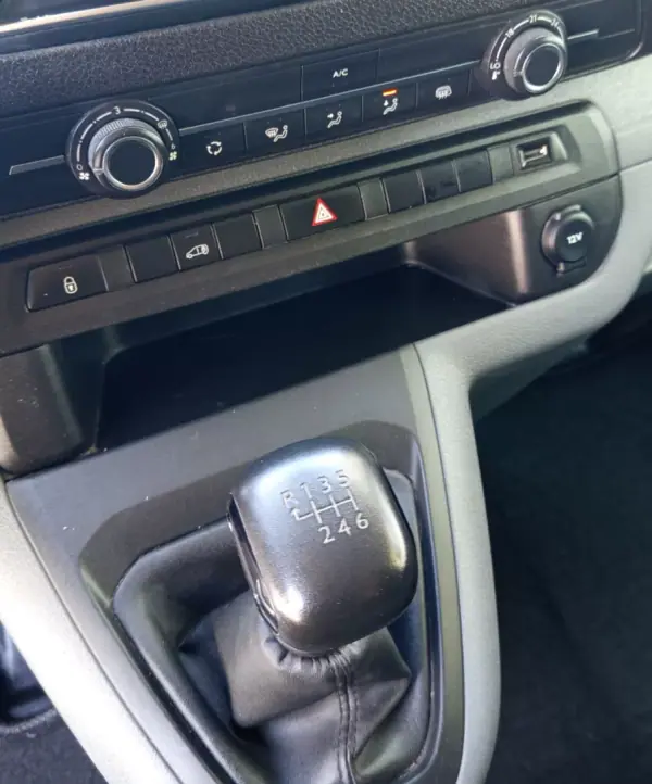Citroën Jumpy 2021 - 15990 EUR, 89700 km - AUTO.MOTO.pt - 89700km - foto 20 de 20