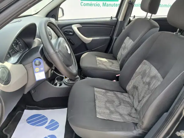 Dacia Sandero 2012 - 5350 EUR, 75719 km - 75719km - foto 12 de 19