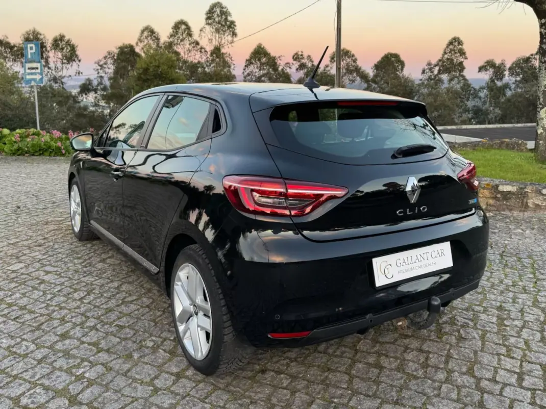 Renault Clio 2021 - 16500 EUR, 125000 km - AUTO.MOTO.pt - 125000km - foto 2 de 13