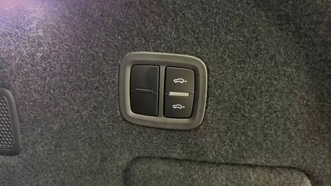 Porsche Cayenne 2019 - 59990 EUR, 87906 km - 87906km - foto 13 de 33