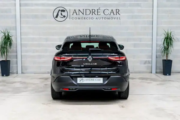 Renault Mégane E-Tech 2023 - 24950 EUR, 30503 km - AUTO.MOTO.pt - 30503km - foto 8 de 45