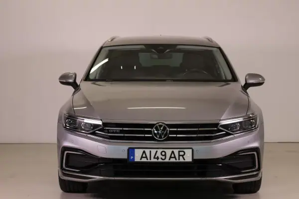 Volkswagen Passat Variant 2021 - 25990 EUR, 70682 km - AUTO.MOTO.pt - 70682km - foto 3 de 53