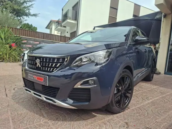 Peugeot 3008 Puretech 130 Stop Start Allure 2017 Gasolina — 100 000 km Peugeot 3008 Puretech 130 Stop Start Allure 2017 Gasolina