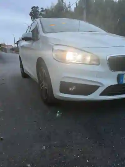 BMW 216 Active Tourer 2015 — foto 5 de 9