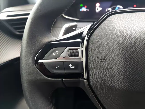 Peugeot 208 2025 - 23500 EUR, 14659 km - AUTO.MOTO.pt - 14659km - foto 24 de 33