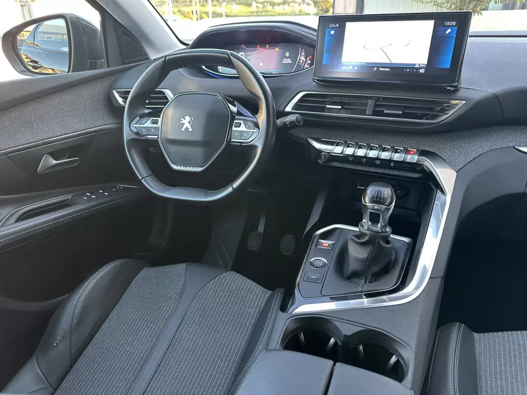 Peugeot 3008 2021 - 24900 EUR, 260000 km - 260000km - foto 30 de 67