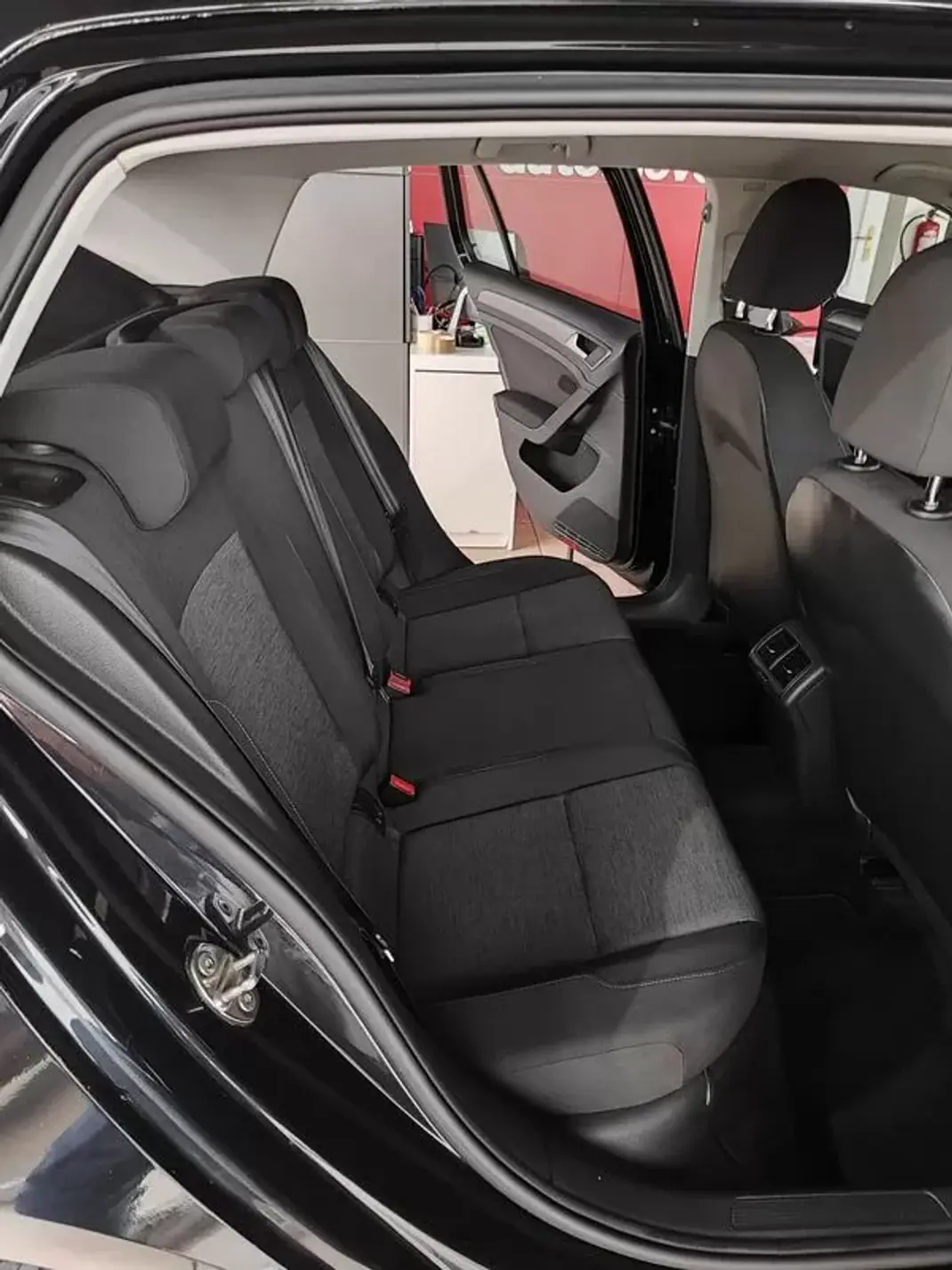 Volkswagen Golf 2013 - 10750 EUR, 198000 km - AUTO.MOTO.pt - 198000km - foto 17 de 34