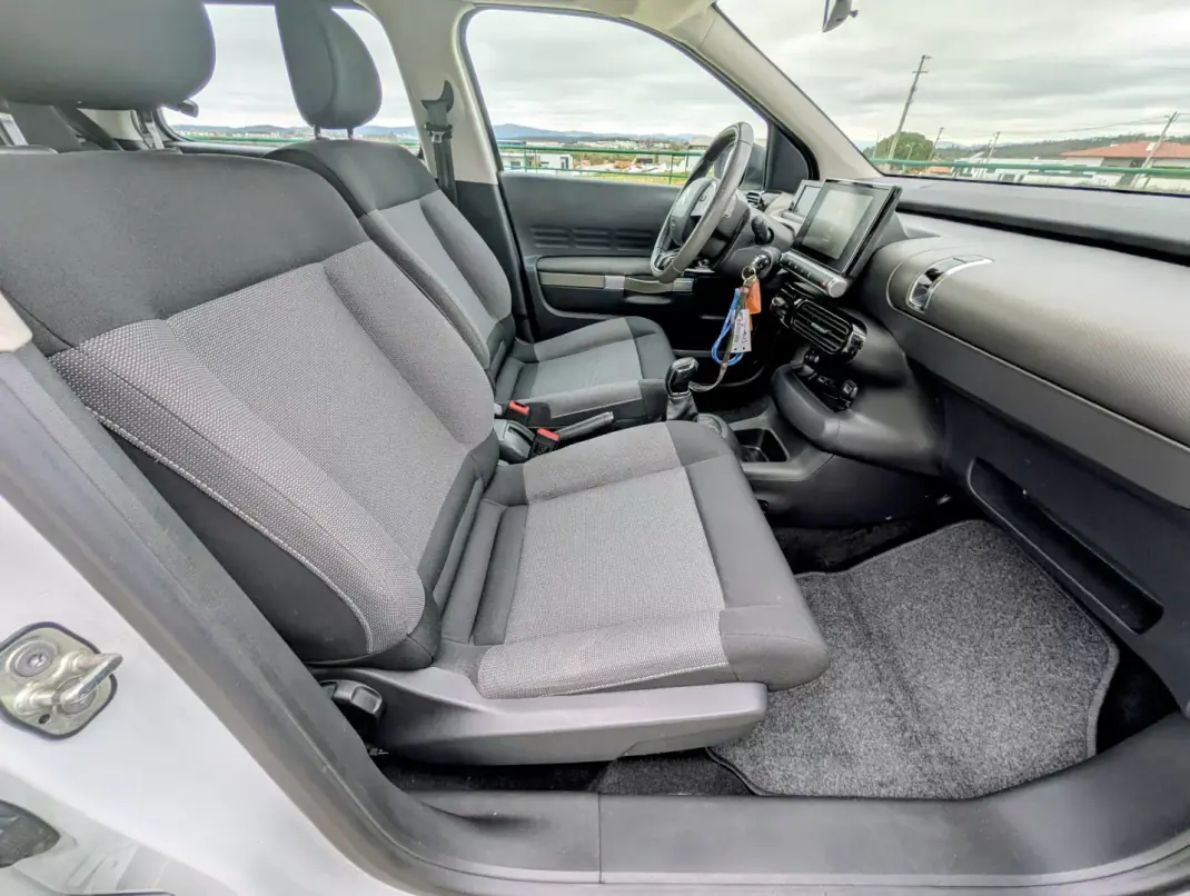 Citroën C4 Cactus 2015 - 8900 EUR, 186378 km - AUTO.MOTO.pt - 186378km - foto 14 de 24