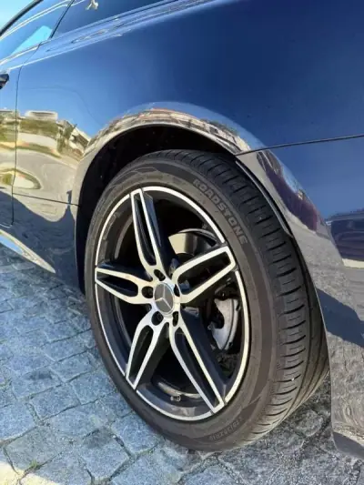Mercedes-Benz E 220 2017 - 29990 EUR, 215000 km - AUTO.MOTO.pt - 215000km - foto 8 de 34