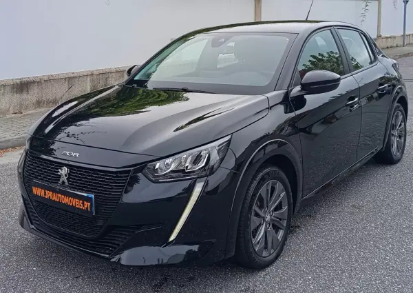 Peugeot e-208 2023