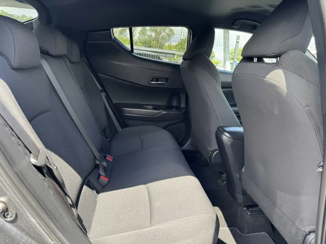 Toyota C-HR 2019 - 22990 EUR, 92000 km - AUTO.MOTO.pt - 92000km - foto 38 de 43