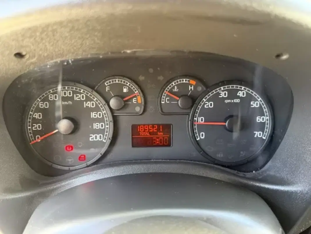 Fiat DOBLO CARGO 1.3 MULTIJET EASY 2009 - 5250 EUR, 190000 km - AUTO.MOTO.pt - 190000km - foto 22 de 27