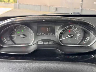 Peugeot 208 2019 - 11990 EUR, 53000 km - AUTO.MOTO.pt - 53000km - foto 14 de 19