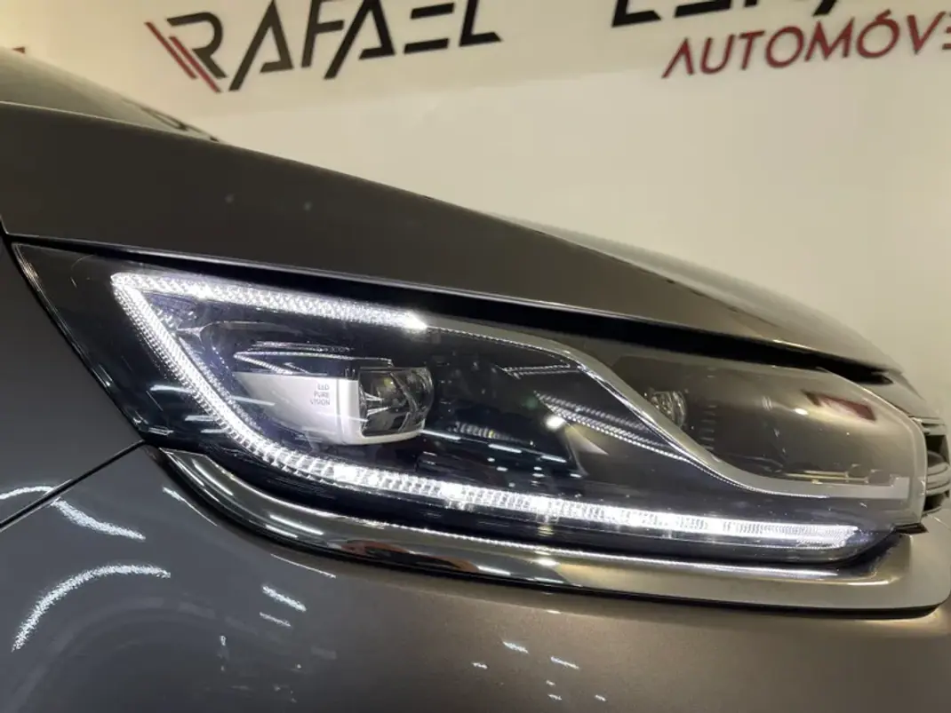 Renault Espace 2019 - 22500 EUR, 179000 km - AUTO.MOTO.pt - 179000km - foto 9 de 41