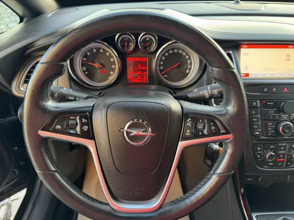 Opel Cascada 2018 - 16900 EUR, 128000 km - AUTO.MOTO.pt - 128000km - foto 9 de 43