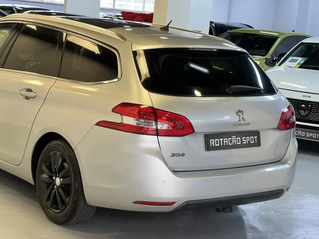 Peugeot 308 SW 2014 - 6990 EUR, 298000 km - AUTO.MOTO.pt - 298000km - foto 10 de 37