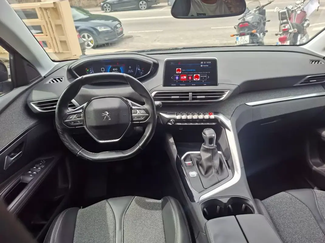 Peugeot 3008 2017 - 13500 EUR, 100000 km - 100000km - foto 30 de 39