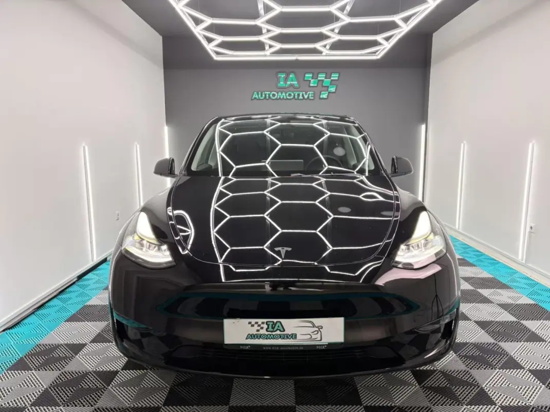 Tesla Model Y 2022 - 32500 EUR, 166000 km - 166000km - foto 2 de 21