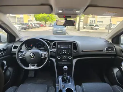 Renault Mégane 2016 - 8780 EUR, 252000 km - AUTO.MOTO.pt - 252000km - foto 21 de 36