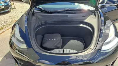 Tesla Model 3 2019 - 22500 EUR, 113000 km - AUTO.MOTO.pt - 113000km - foto 45 de 53