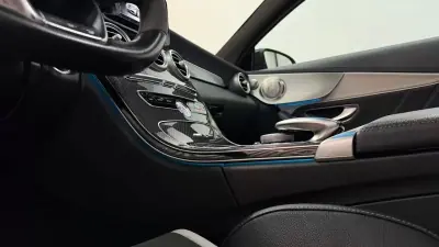 Mercedes-Benz C 63 AMG 2016 - 77990 EUR, 60883 km - AUTO.MOTO.pt - 60883km - foto 32 de 37