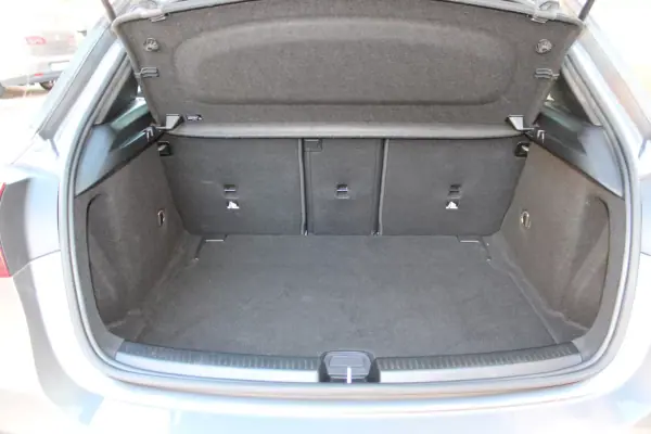 Mercedes-Benz A 180 2019 - 25900 EUR, 73000 km - 73000km - foto 17 de 47
