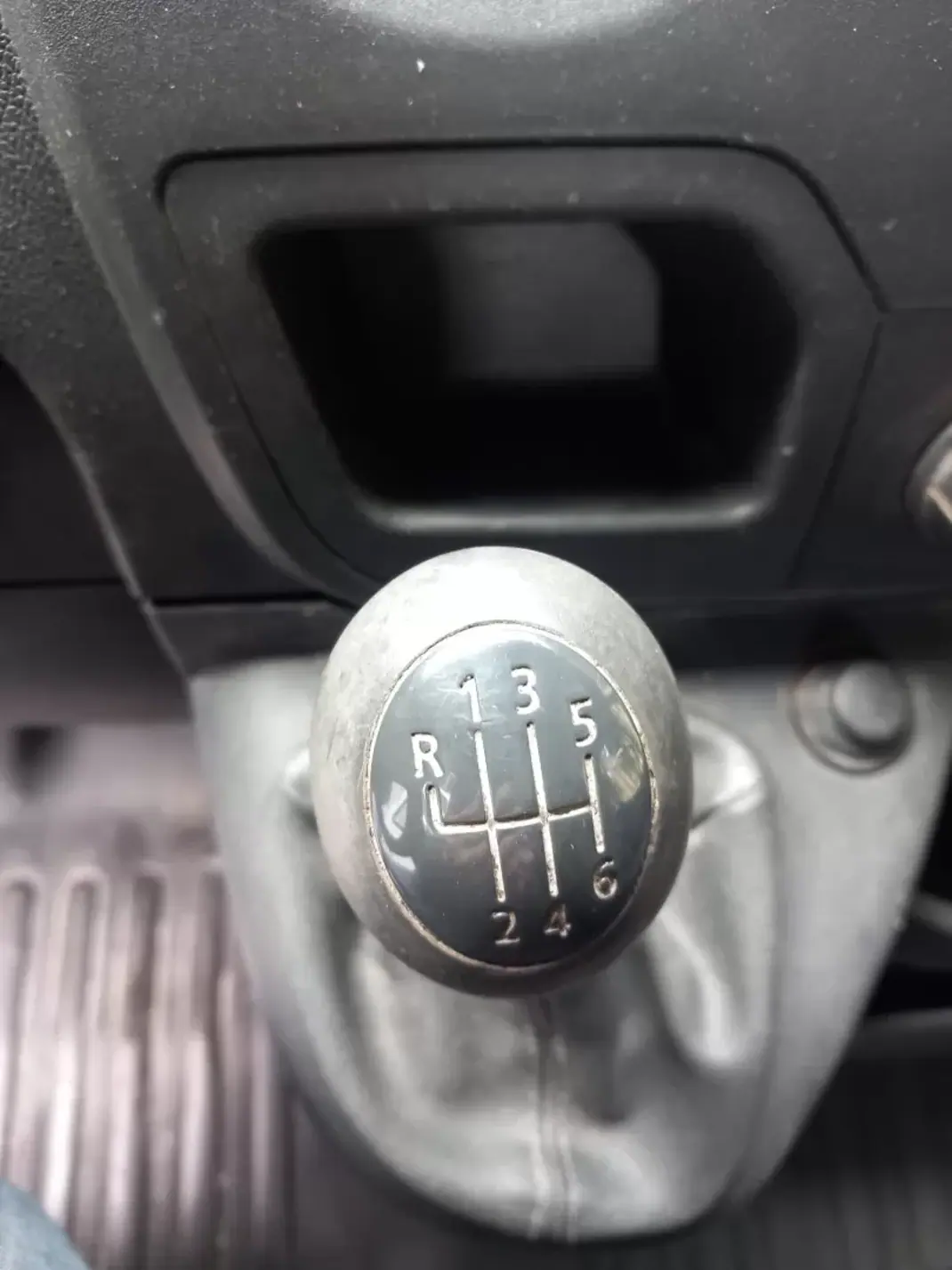 Renault Master 2.3 dCi L2 3.5T RD TP 2016 - 19700 EUR, 126344 km - AUTO.MOTO.pt - 126344km - foto 11 de 15