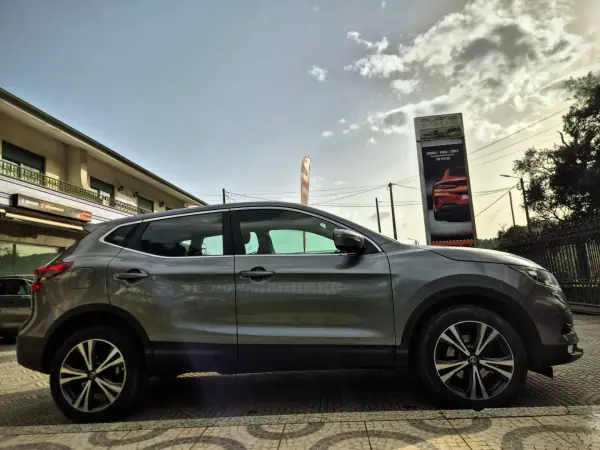 Nissan Qashqai 2017 - 18000 EUR, 112000 km - AUTO.MOTO.pt - 112000km - foto 15 de 20