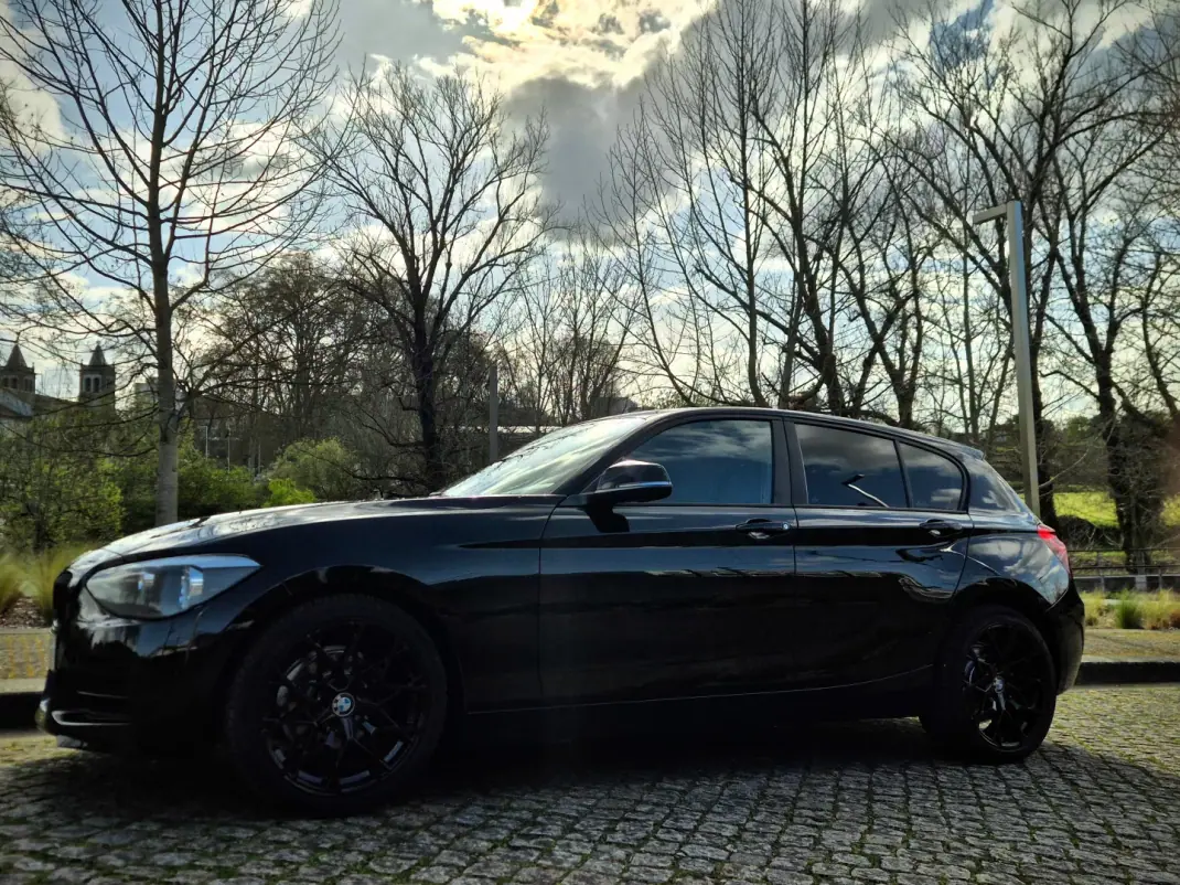 BMW 116 2013 - 11000 EUR, 260000 km - AUTO.MOTO.pt - 260000km - foto 5 de 25