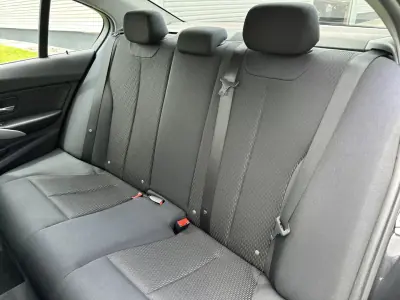 BMW 320 2013 - 13900 EUR, 280000 km - AUTO.MOTO.pt - 280000km - foto 26 de 64